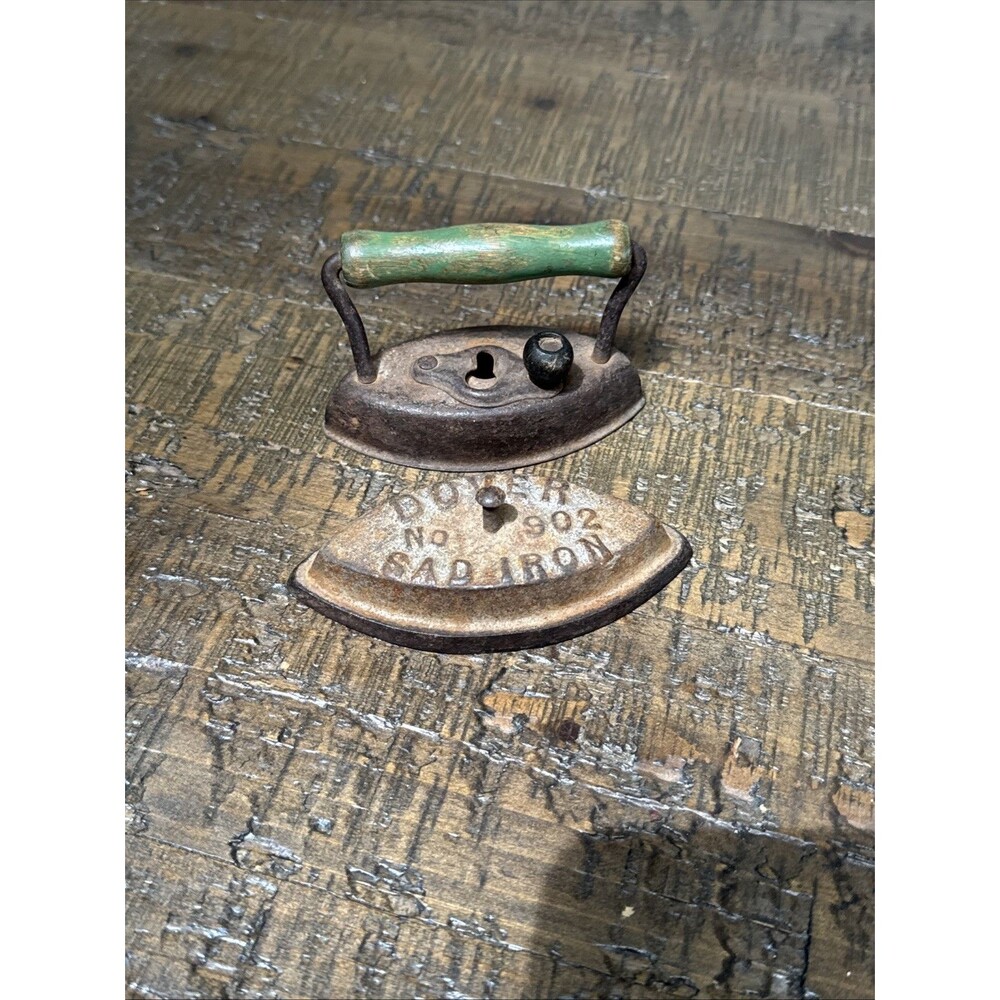 Antique Salesman Sample Dover No. 902 Sad Iron With Removable Handle